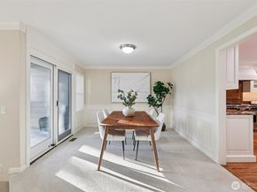 10331 NE 19th Place, Bellevue WA 98004