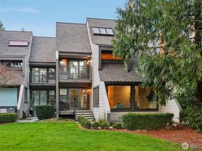 10331 NE 19th Place, Bellevue WA 98004