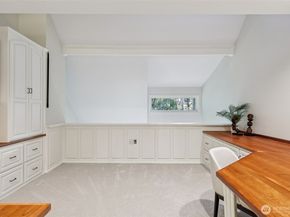 10331 NE 19th Place, Bellevue WA 98004