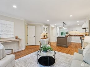 10331 NE 19th Place, Bellevue WA 98004