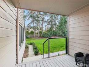 10331 NE 19th Place, Bellevue WA 98004