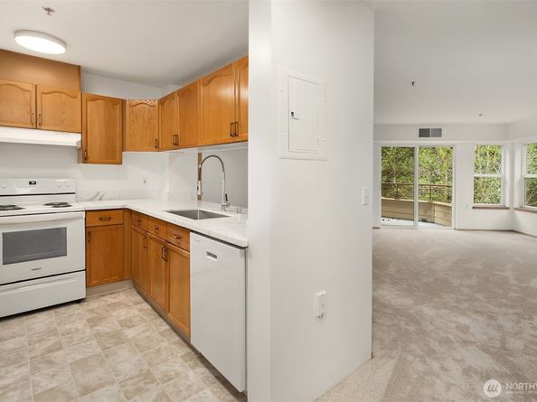 1750 152nd Avenue NE E311, Bellevue WA 98007