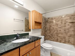 3926 1st Avenue NE 31, Seattle WA 98015