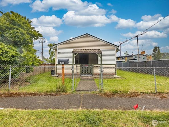 3827 S Morgan Street, Seattle WA 98118
