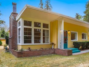108 Sunnyhill Road W, Bremerton WA 98312