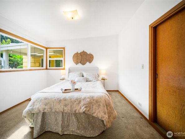 108 Sunnyhill Road W, Bremerton WA 98312
