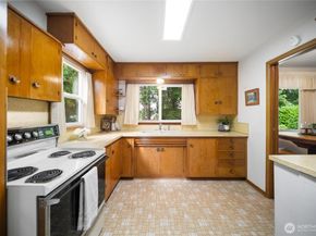 108 Sunnyhill Road W, Bremerton WA 98312