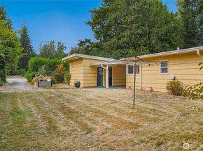 108 Sunnyhill Road W, Bremerton WA 98312