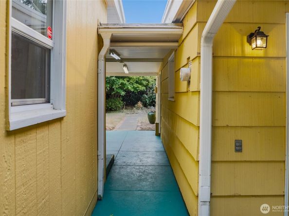 108 Sunnyhill Road W, Bremerton WA 98312