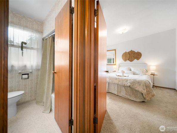 108 Sunnyhill Road W, Bremerton WA 98312