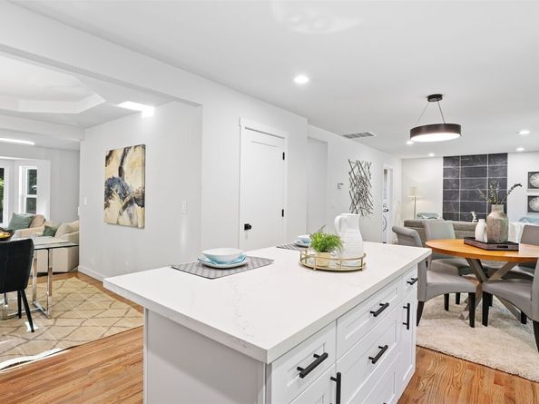11006 325th Avenue SE, Issaquah WA 98027