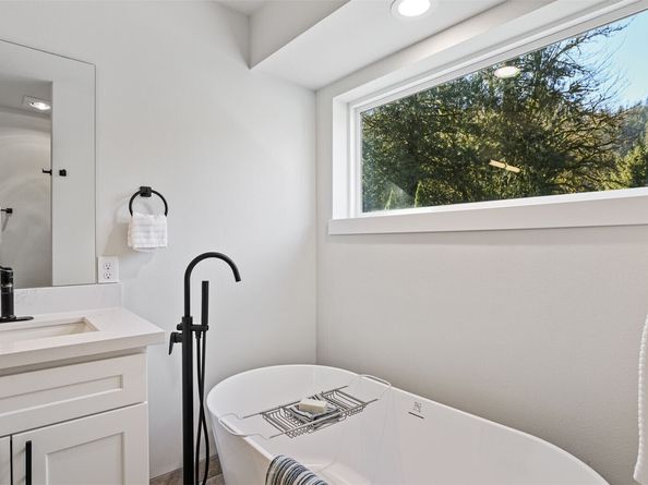 11006 325th Avenue SE, Issaquah WA 98027