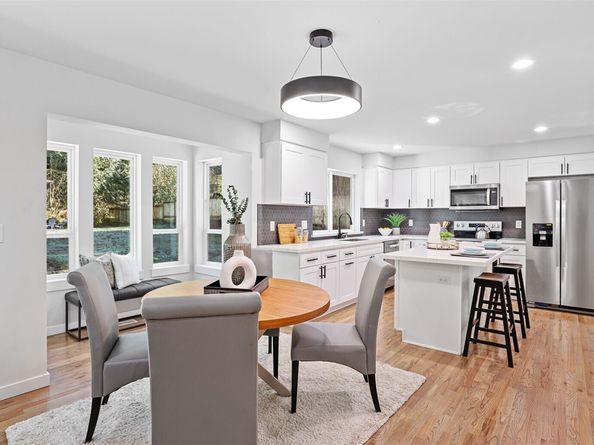 11006 325th Avenue SE, Issaquah WA 98027