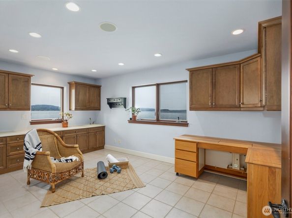 1881 NW Seclusion Cove Way, Poulsbo WA 98370