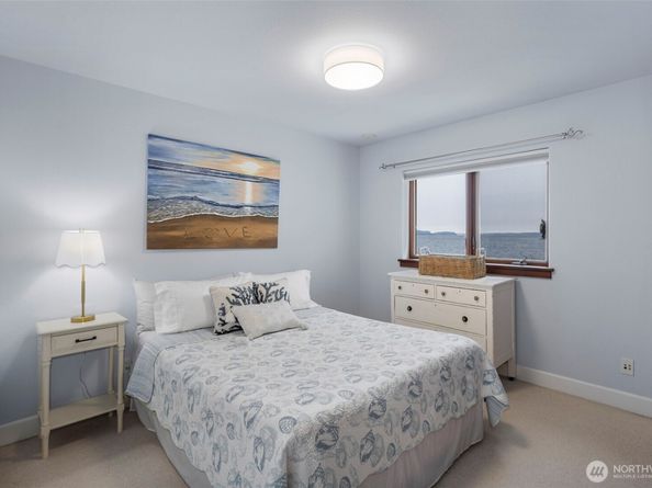 1881 NW Seclusion Cove Way, Poulsbo WA 98370