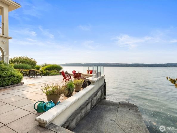 1881 NW Seclusion Cove Way, Poulsbo WA 98370