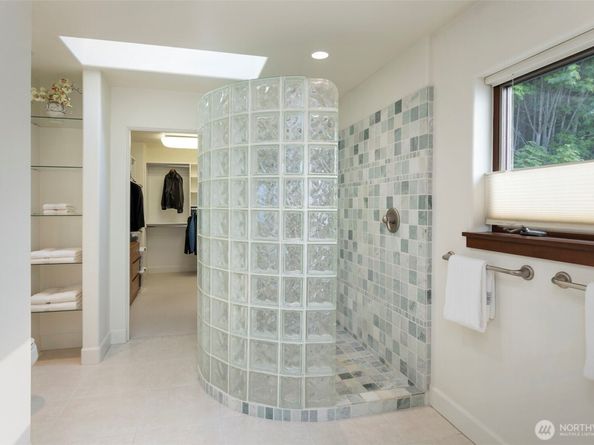 1881 NW Seclusion Cove Way, Poulsbo WA 98370