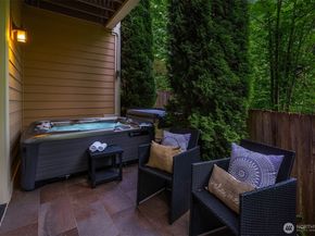 11005 NE 100th Place, Kirkland WA 98033