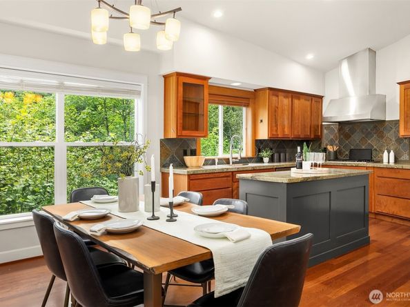 11005 NE 100th Place, Kirkland WA 98033