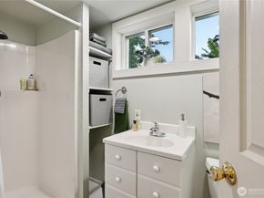 511 23rd Avenue E, Seattle WA 98112
