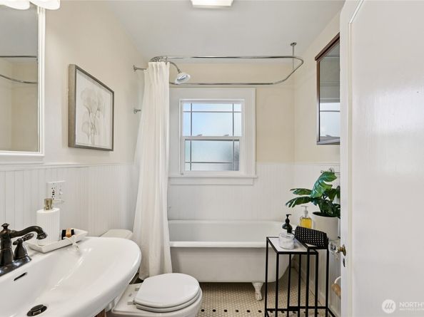 511 23rd Avenue E, Seattle WA 98112