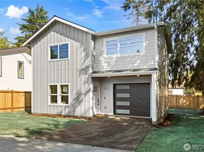 9735 Evanston Avenue N, Seattle WA 98103