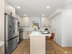 9735 Evanston Avenue N, Seattle WA 98103