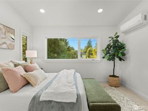 9735 Evanston Avenue N, Seattle WA 98103