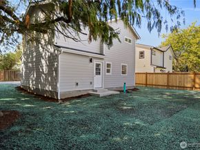 9735 Evanston Avenue N, Seattle WA 98103
