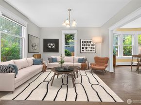5253 Brooklyn Avenue NE, Seattle WA 98105