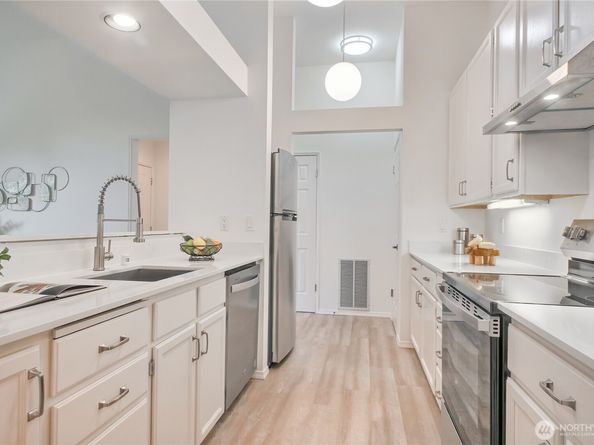 4228 221st Place SE 1083, Issaquah WA 98029