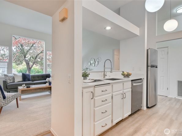 4228 221st Place SE 1083, Issaquah WA 98029