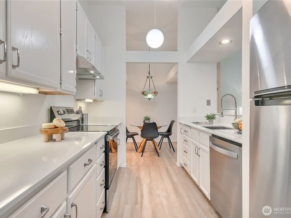 4228 221st Place SE 1083, Issaquah WA 98029