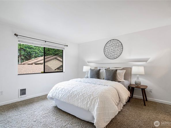 737 143rd Avenue NE E18, Bellevue WA 98007