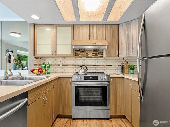 737 143rd Avenue NE E18, Bellevue WA 98007