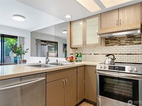 737 143rd Avenue NE E18, Bellevue WA 98007
