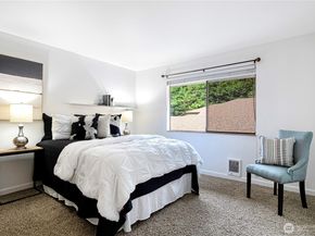 737 143rd Avenue NE E18, Bellevue WA 98007