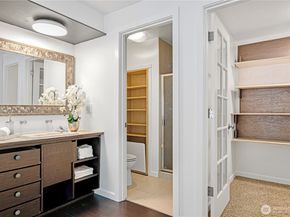 737 143rd Avenue NE E18, Bellevue WA 98007