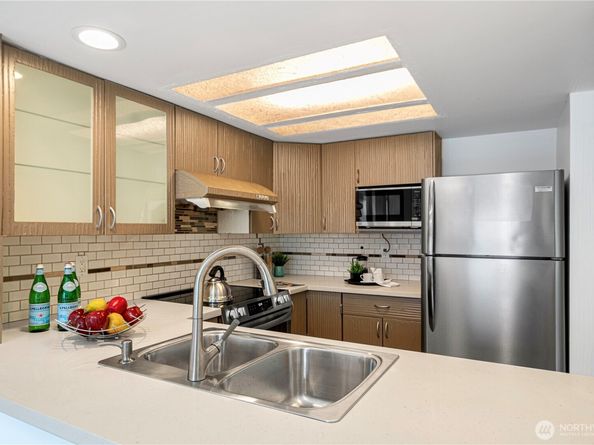 737 143rd Avenue NE E18, Bellevue WA 98007