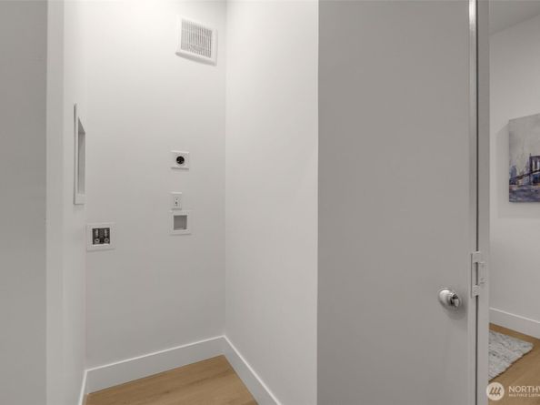 6249 Airport Way S B, Seattle WA 98108