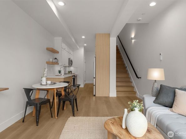 6249 Airport Way S B, Seattle WA 98108