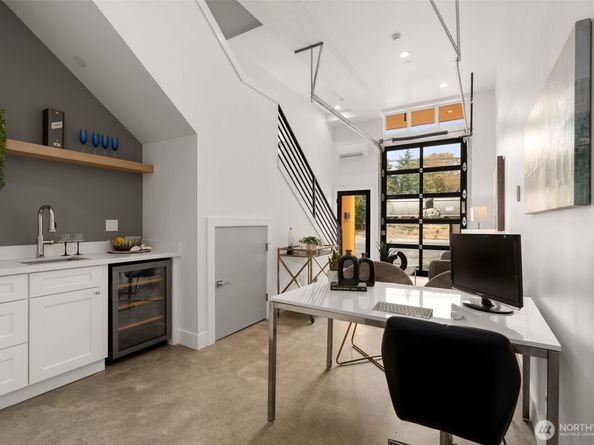 6249 Airport Way S B, Seattle WA 98108