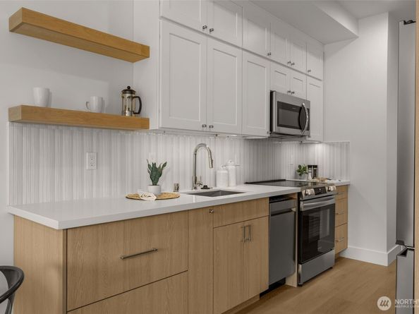 6249 Airport Way S B, Seattle WA 98108