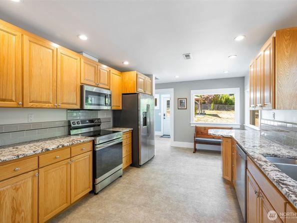 10110 SE Southworth Drive, Port Orchard WA 98366