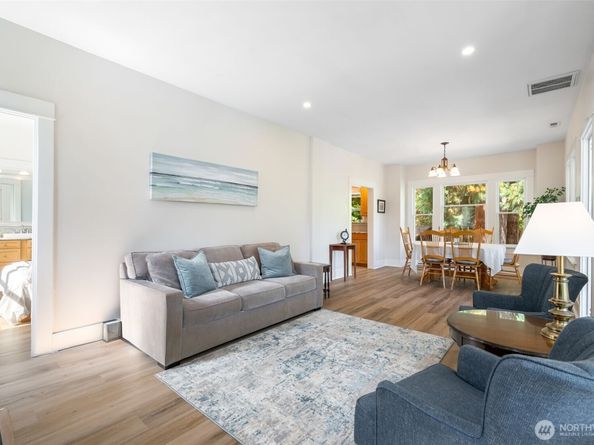 10110 SE Southworth Drive, Port Orchard WA 98366