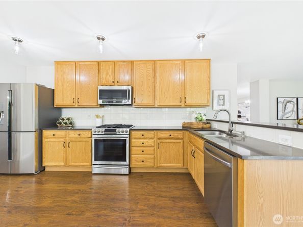 8818 230th Way NE, Redmond WA 98053