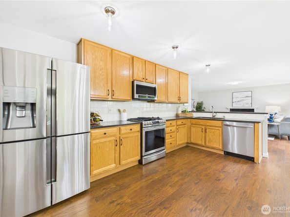 8818 230th Way NE, Redmond WA 98053