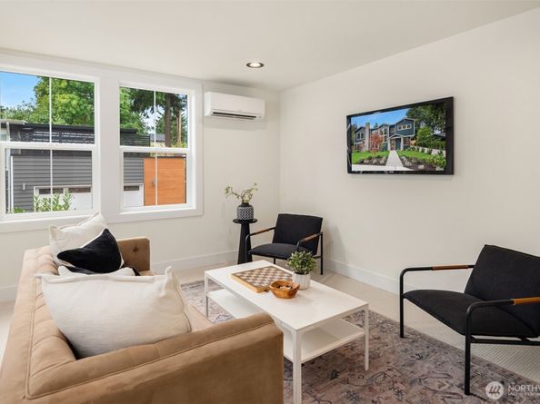 1923 3rd Street, Kirkland WA 98033