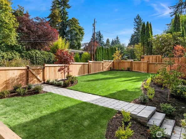 1923 3rd Street, Kirkland WA 98033