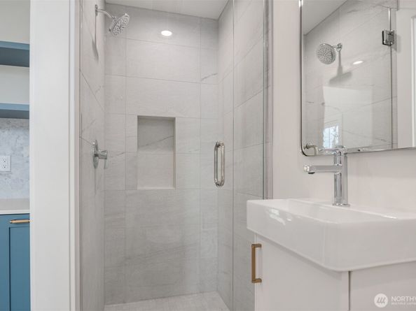 1923 3rd Street, Kirkland WA 98033